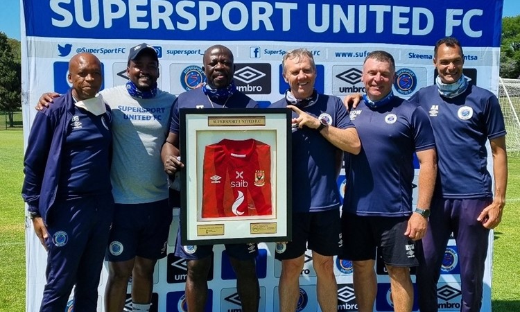 Ex-SSU head coach sends gift to Club, Chairman