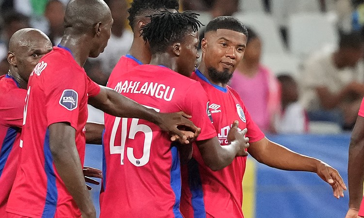 Last-gasp Lakay free-kick denies City victory